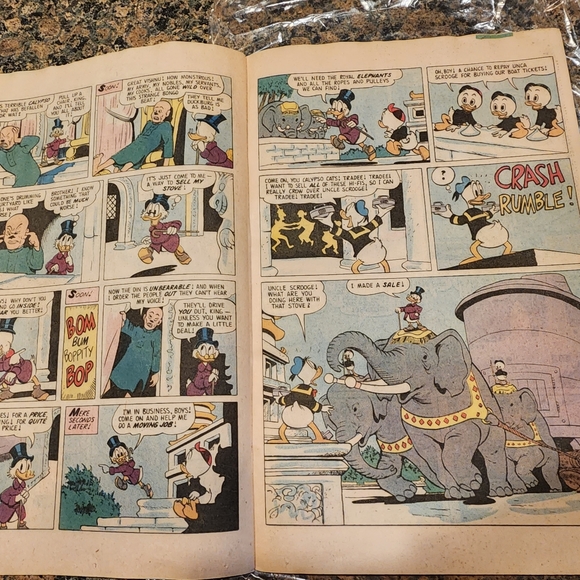 Vintage Walt Disney's Uncle Scrooge Comic Book - Picture 4 of 6